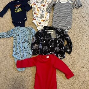 Boys sleepsuits size 3 to 6 months
